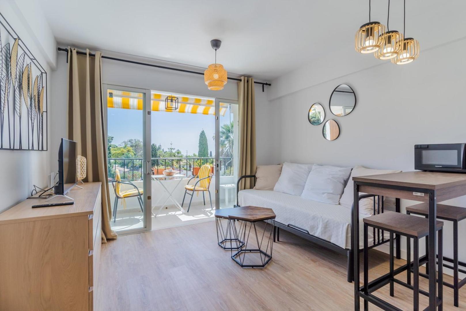 Guestready - Chasing The Sun In Malaga Lägenhet Marbella Exteriör bild
